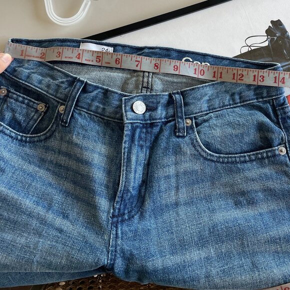 Gap "Sexy Boyfriend" 1969 Loose Fit Jeans - Picture 6 of 7